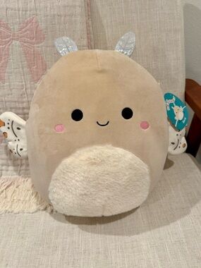*NWT Squishmallow Plush Cream Moth, 12 inch - Berit
